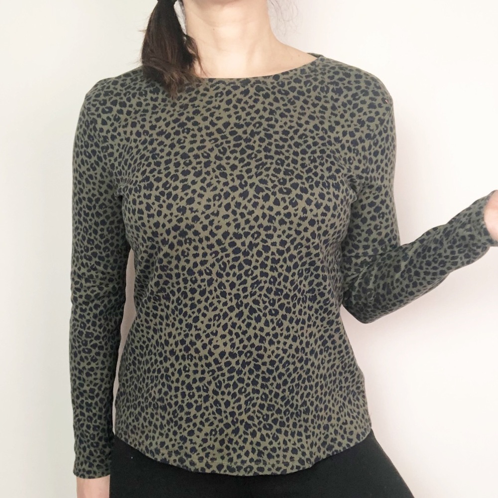 Talbots army green black cheetah long sleeve tee L - Picture 2 of 7